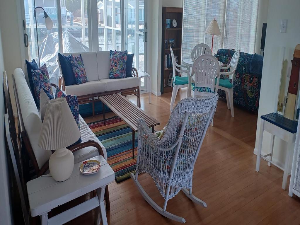Stunning Home In Loveladies With 3 Bedrooms And Internet Barnegat Light ภายนอก รูปภาพ